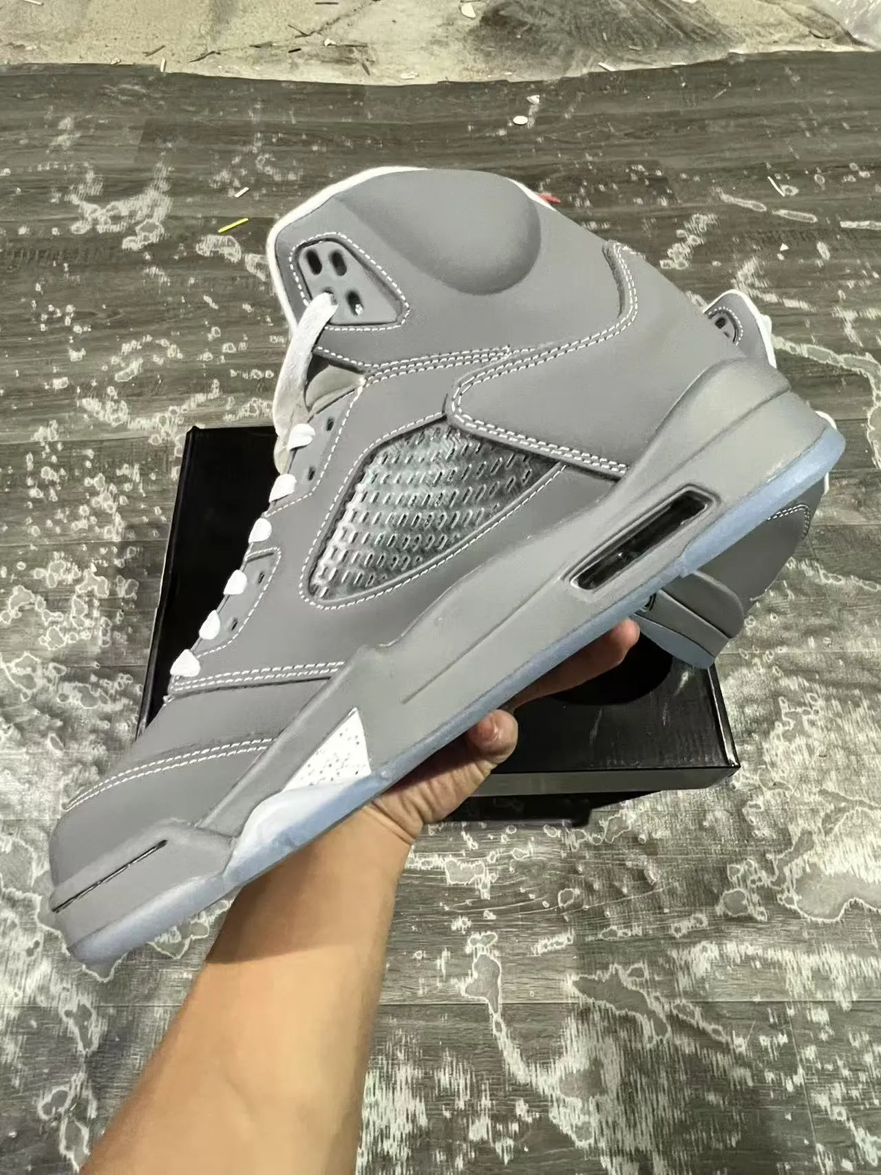 Zapatillas de baloncesto Air Jordan 5 gris y blanco 5