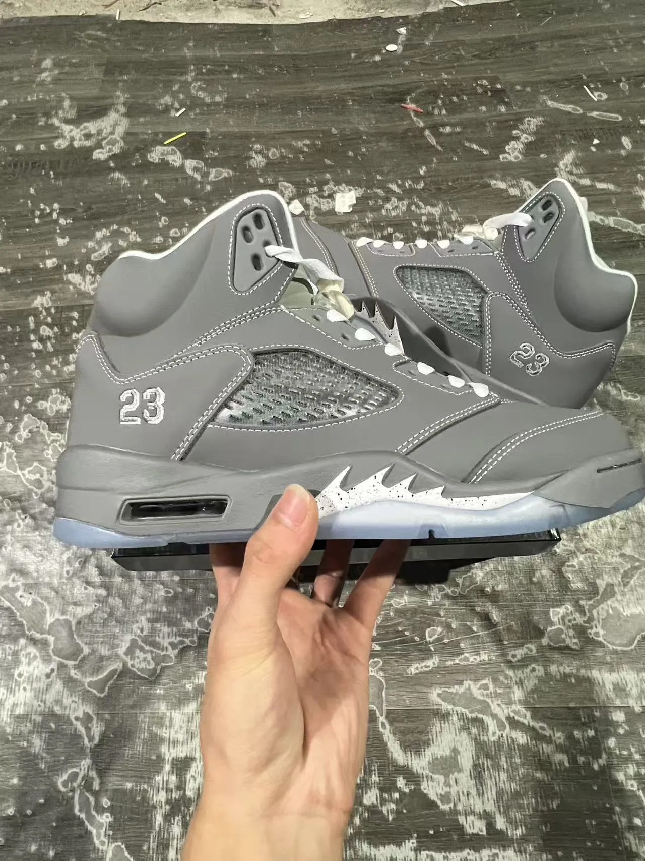 Zapatillas de baloncesto Air Jordan 5 gris y blanco 7