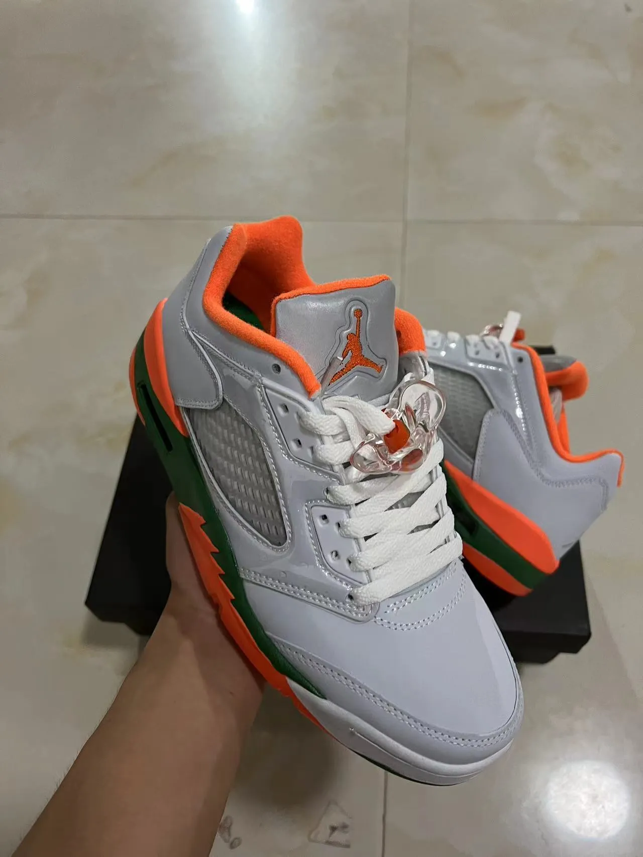 Zapatillas de baloncesto Air Jordan 5 blanco naranja verde 2