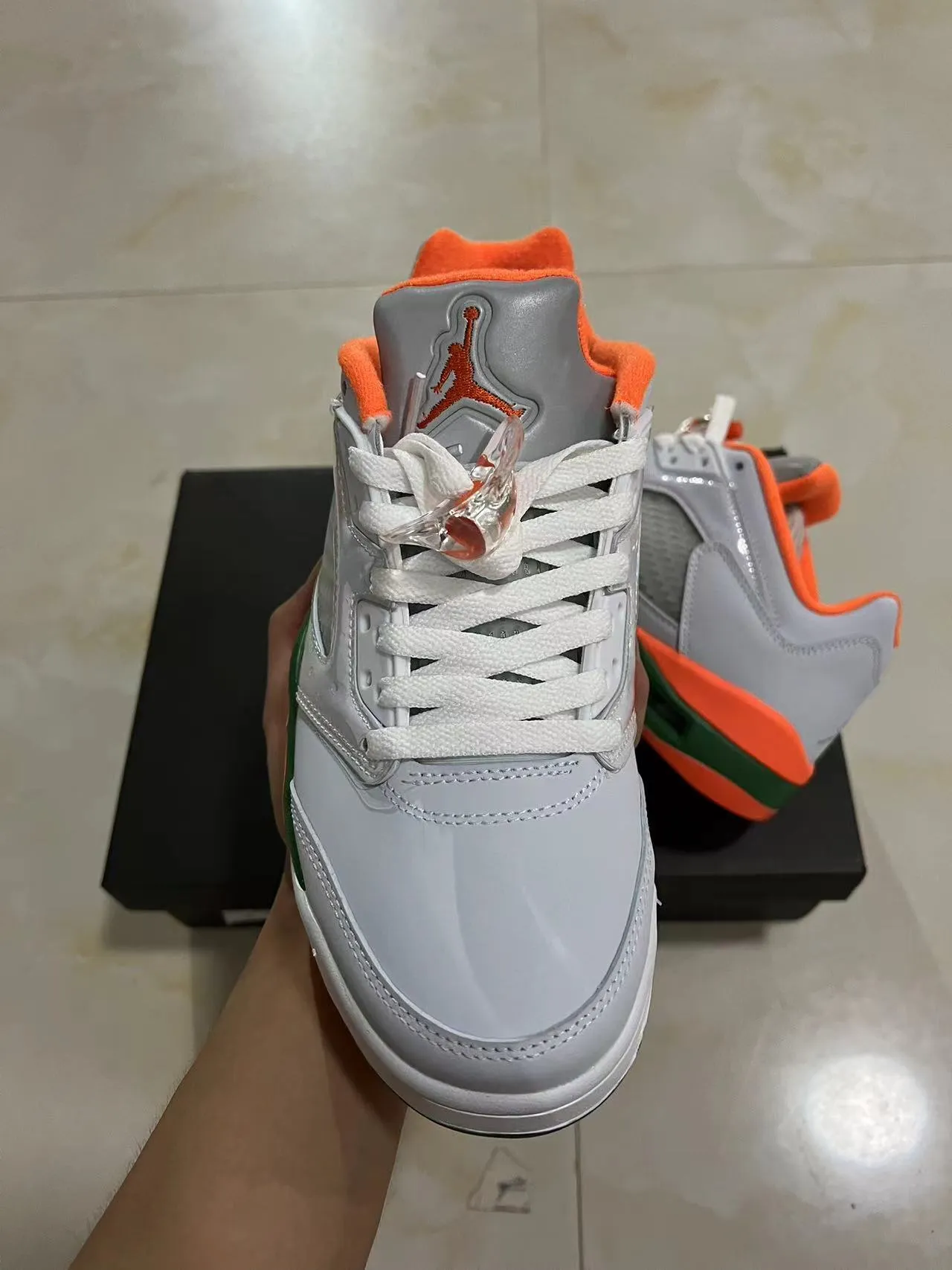Zapatillas de baloncesto Air Jordan 5 blanco naranja verde 3