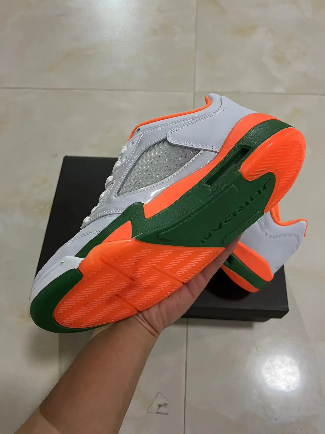 Zapatillas de baloncesto Air Jordan 5 blanco naranja verde 6