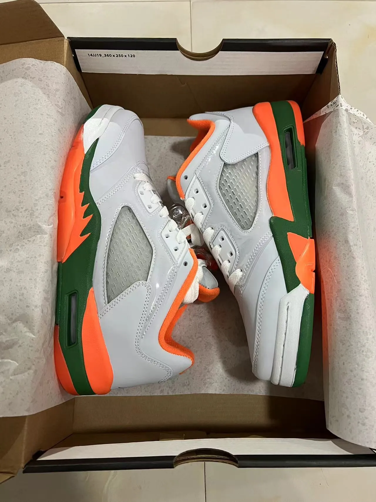 Zapatillas de baloncesto Air Jordan 5 blanco naranja verde 9