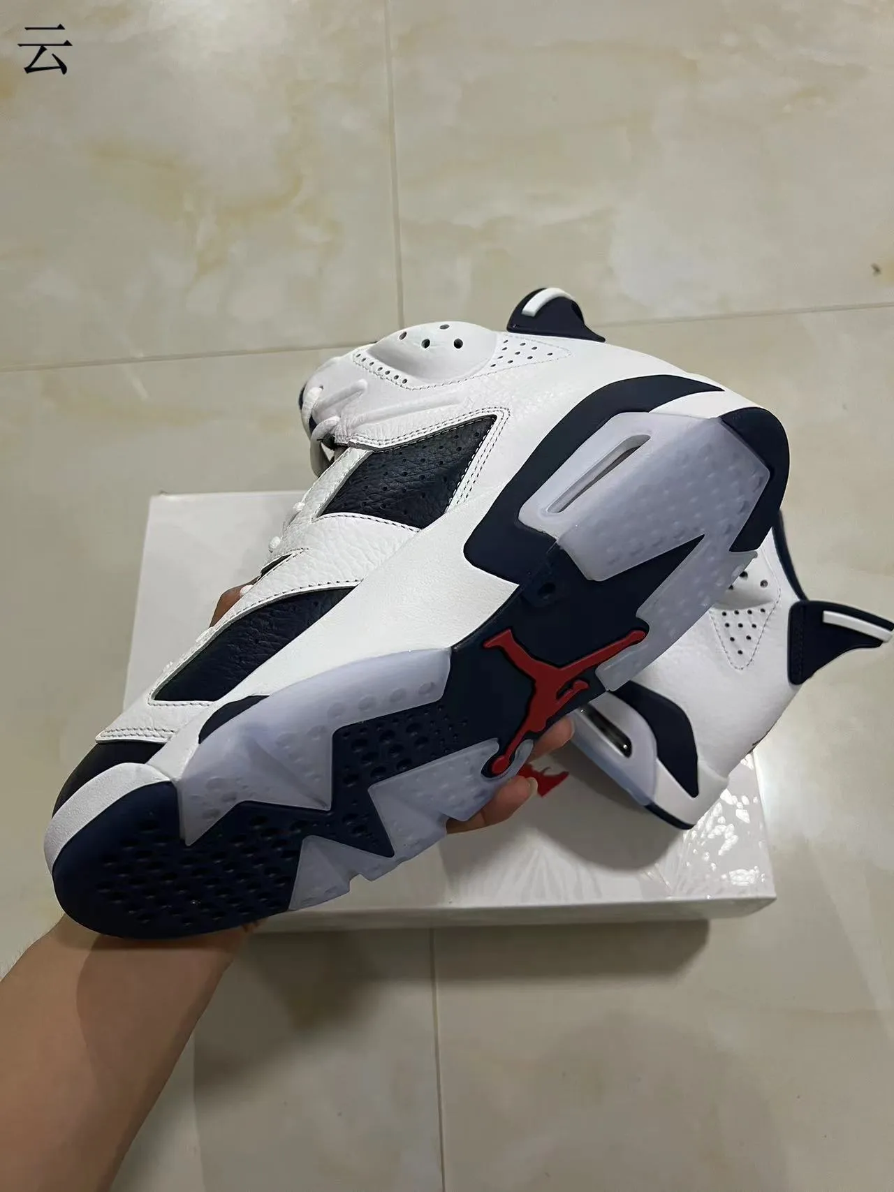 Air Jordan 6 白海军篮球鞋 6