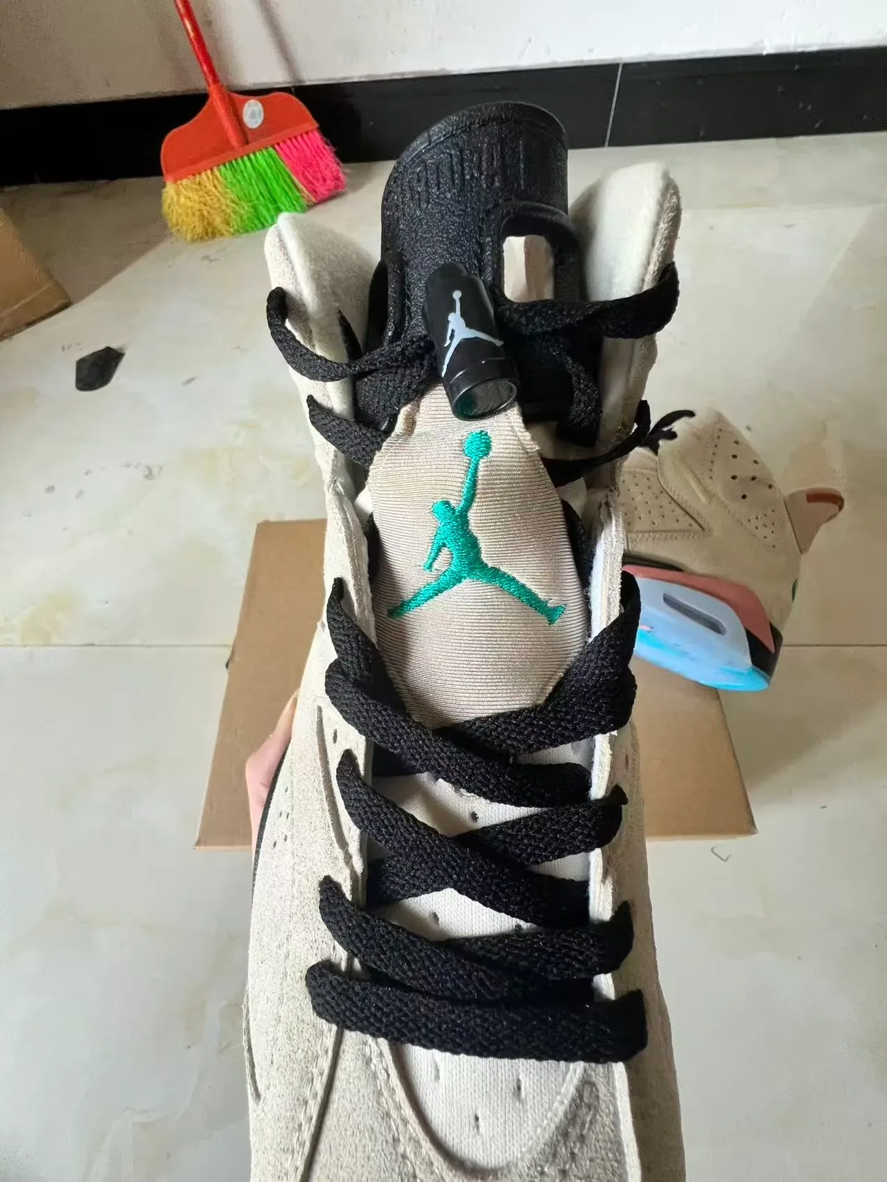 Air Jordan Beige Pink High-Top Suede And Leather Upper Basketball Shoes 4