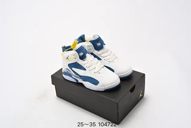Air Jordan সাদা এবং রয়্যাল ব্লু হাই-টপ বাস্কেটবল জুতো 2