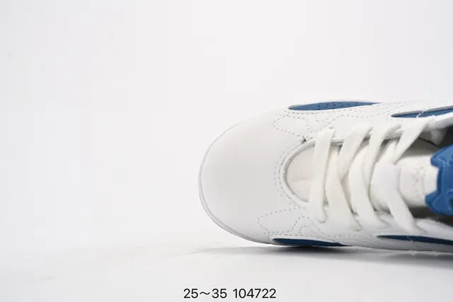 Air Jordan সাদা এবং রয়্যাল ব্লু হাই-টপ বাস্কেটবল জুতো 8