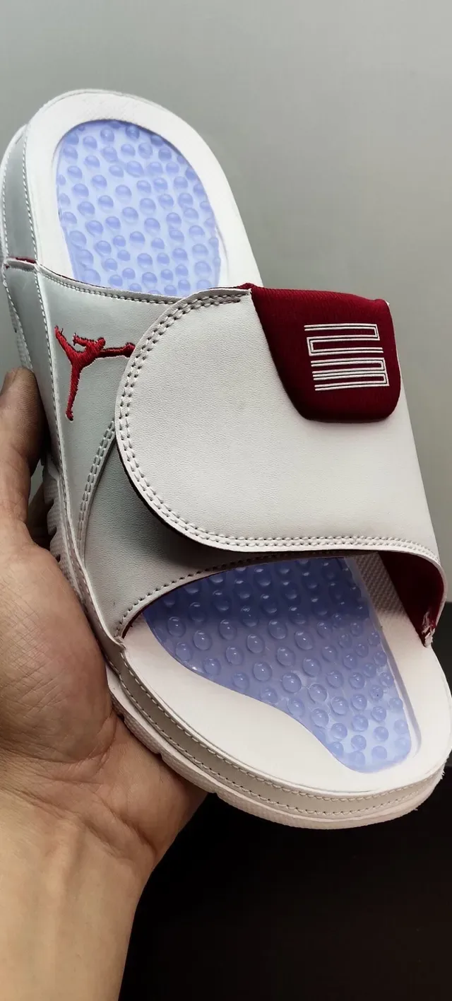 Air Jordan 白红 仿皮革鞋面 纹理橡胶底 拖鞋 7