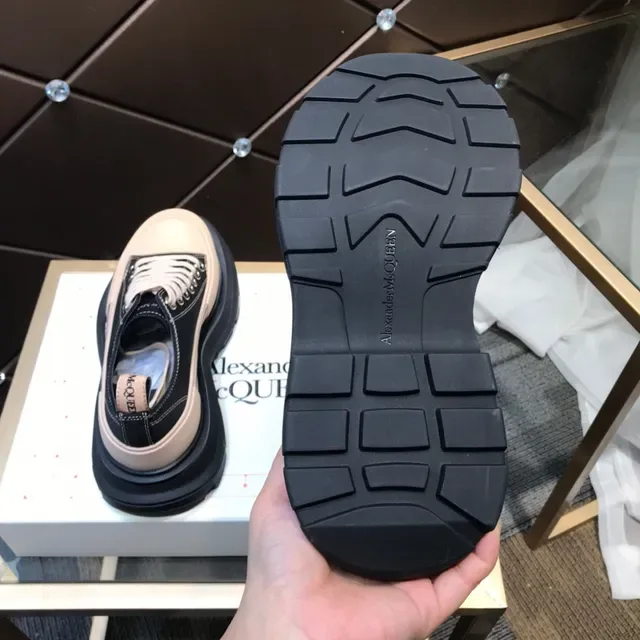 Alexander McQueen 黑色和米色 超大码 厚底运动鞋 4