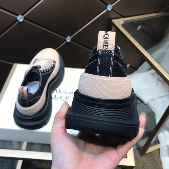 Alexander McQueen 黑色和米色 超大码 厚底运动鞋 6
