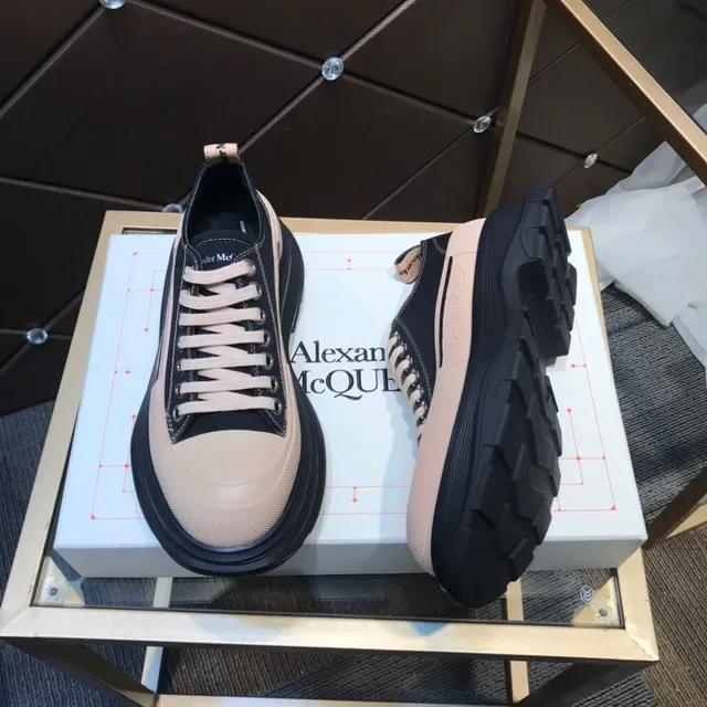 Alexander McQueen 黑色和米色 超大码 厚底运动鞋 8