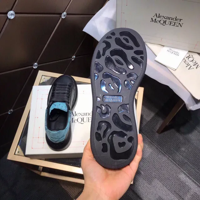 Alexander McQueen Oversized Sneaker Black Blue Platform Sole Laceless Elastic Straps Lifestyle Sneakers 4