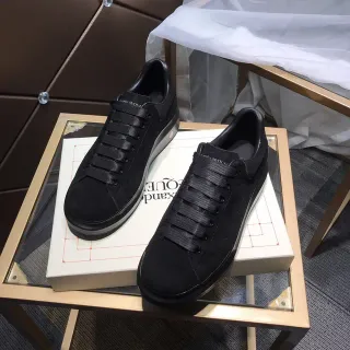 Alexander McQueen 超大号黑色麂皮生活方式运动鞋