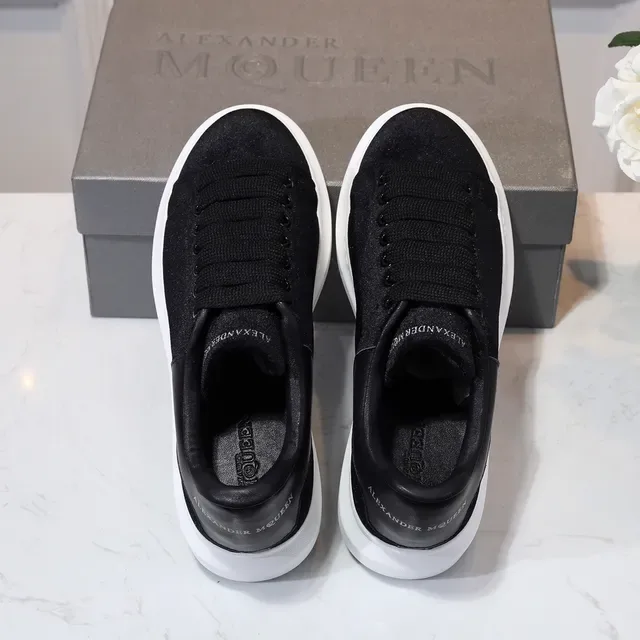 Alexander McQueen Oversized Sneaker Black White Platform Sole Velvet Upper Lifestyle Sneakers 4