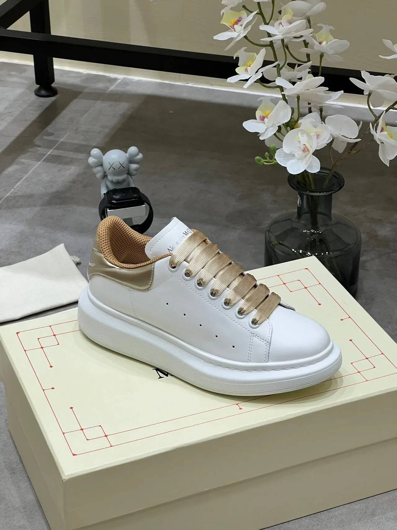 Alexander McQueen Oversized Sneaker White and Gold Lifestyle Sneakers 3
