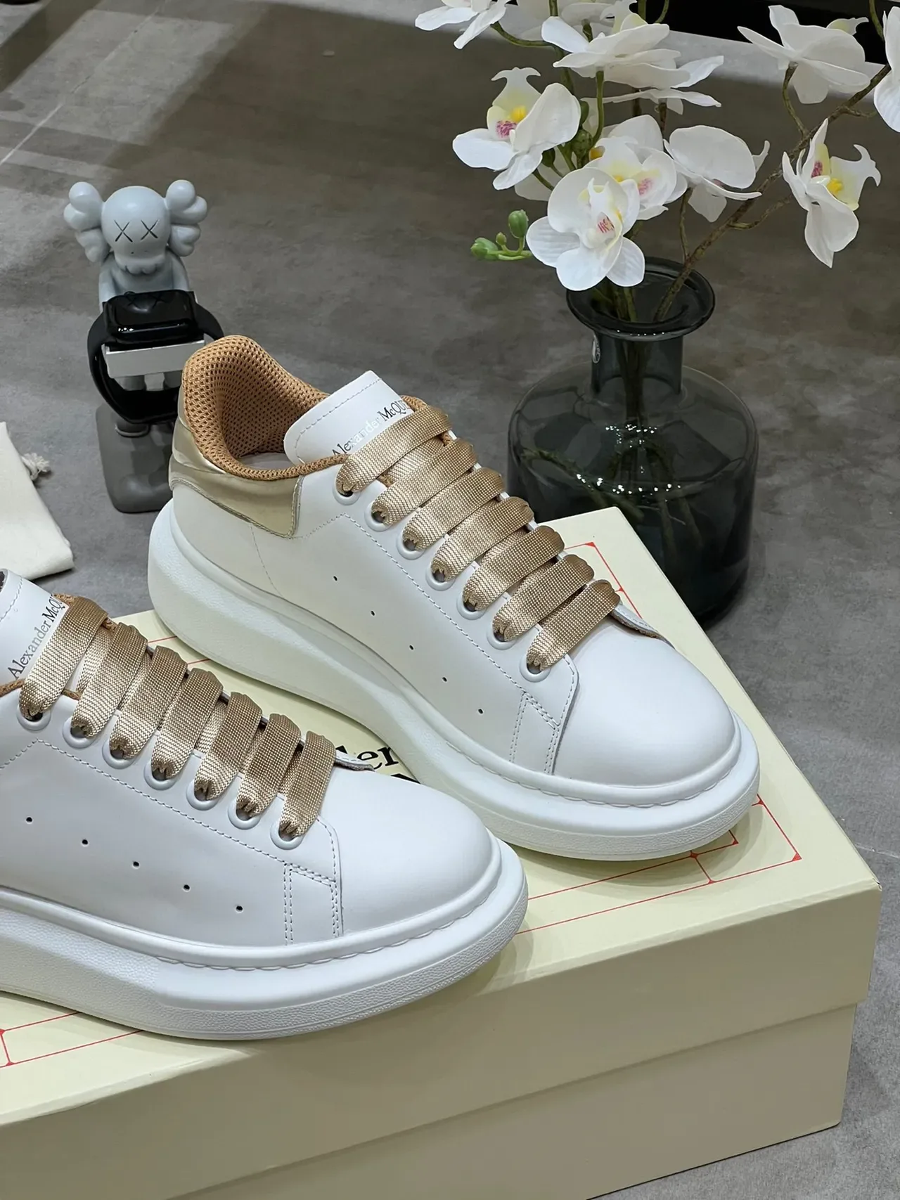 Alexander McQueen Oversized Sneaker White and Gold Lifestyle Sneakers 4