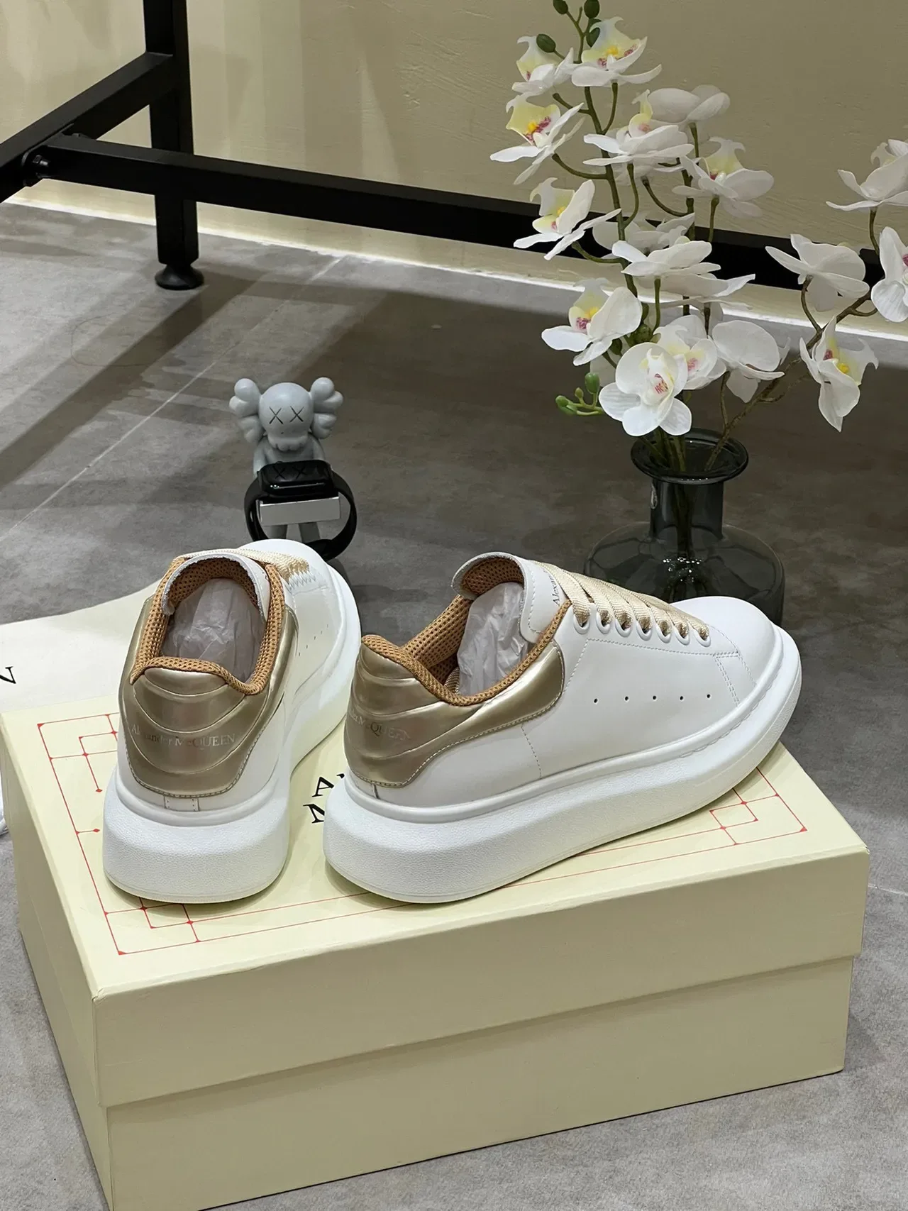 Alexander McQueen Oversized Sneaker White and Gold Lifestyle Sneakers 5