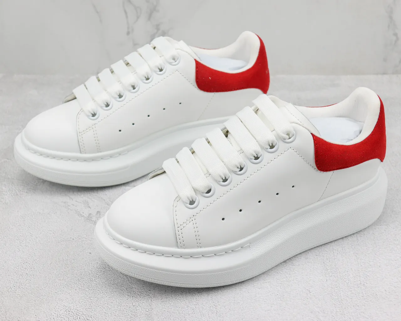 Alexander McQueen Oversized Sneaker White and Red Lifestyle Sneakers 4