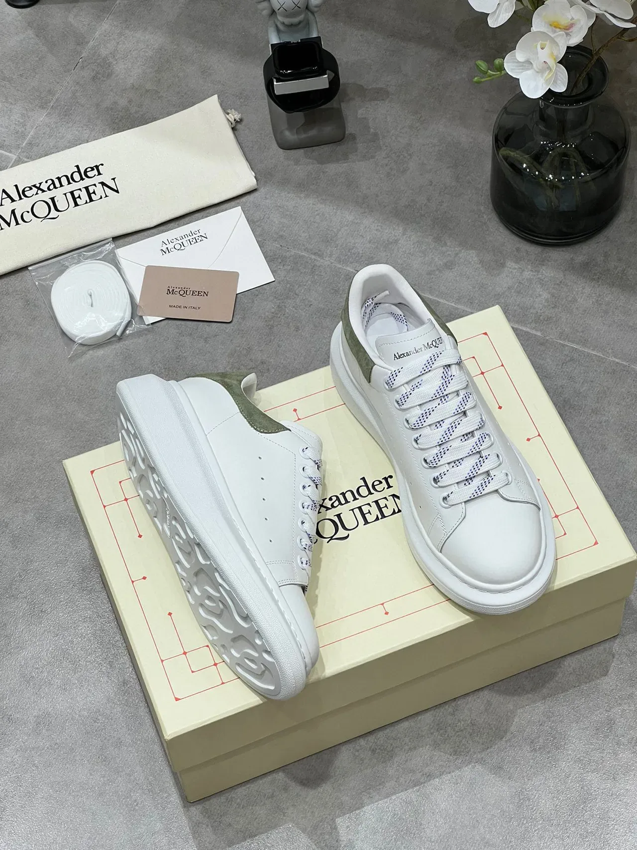 Alexander McQueen Oversized Sneaker White Army Green Platform Sole Smooth Leather Upper Lifestyle Sneakers 2