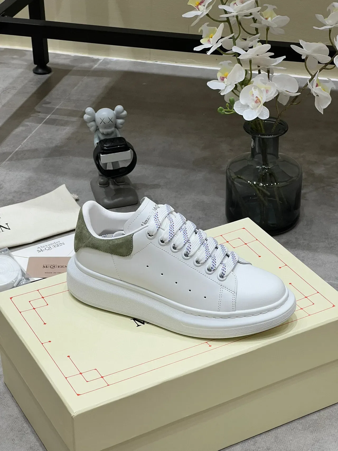 Alexander McQueen Oversized Sneaker White Army Green Platform Sole Smooth Leather Upper Lifestyle Sneakers 5