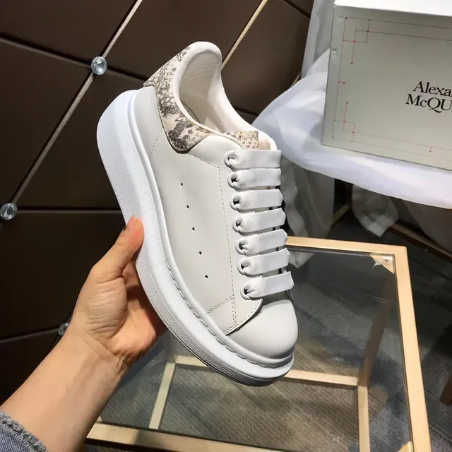Alexander McQueen ओवरसाइज्ड स्नीकर व्हाइट बीज प्लेटफॉर्म चमड़ा लाइफस्टाइल स्नीकर 2