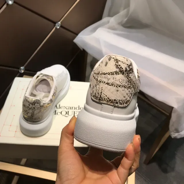 Alexander McQueen ओवरसाइज्ड स्नीकर व्हाइट बीज प्लेटफॉर्म चमड़ा लाइफस्टाइल स्नीकर 6