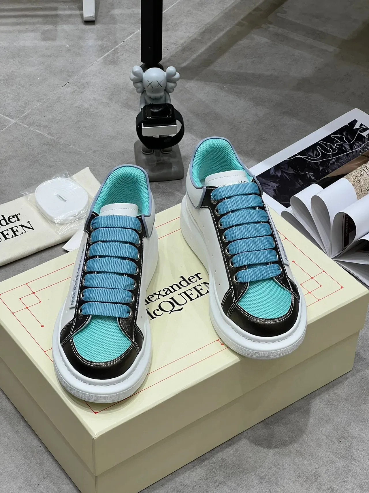Alexander McQueen Oversized Tênis Branco Preto Turquesa Lifestyle Sneakers 7