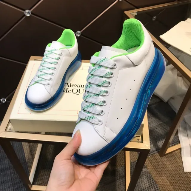Alexander McQueen 超大运动鞋 白色 蓝色鞋底 半透明中底 厚底运动鞋 2