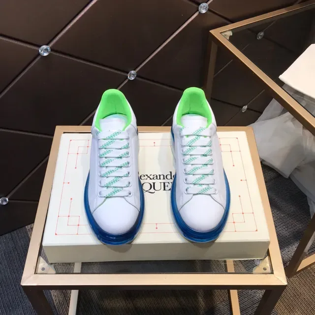 Alexander McQueen 超大运动鞋 白色 蓝色鞋底 半透明中底 厚底运动鞋 9