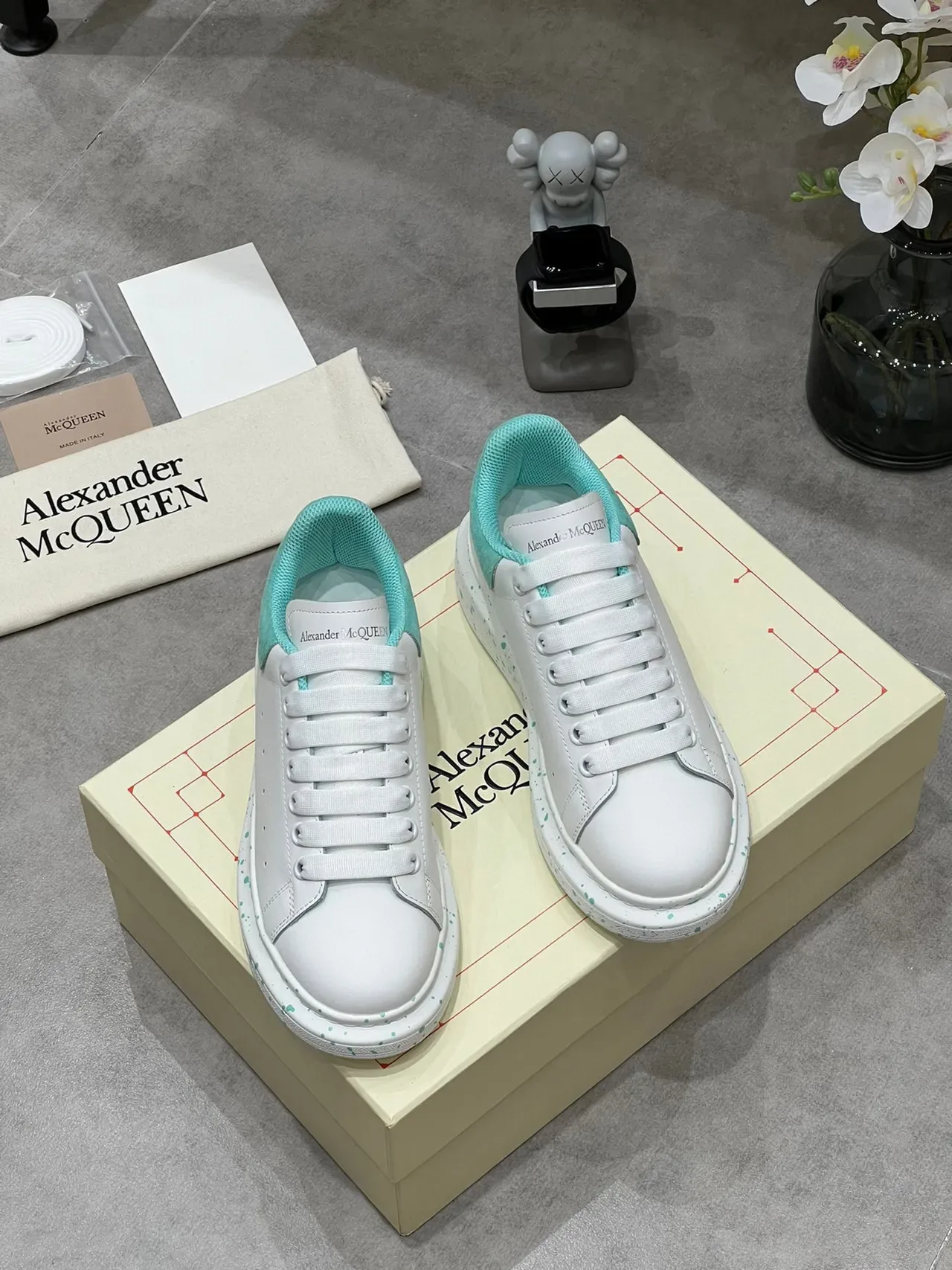 Alexander McQueen Baskets oversized Blanc Vert Semelle plateforme Cuir supérieur Baskets lifestyle 7