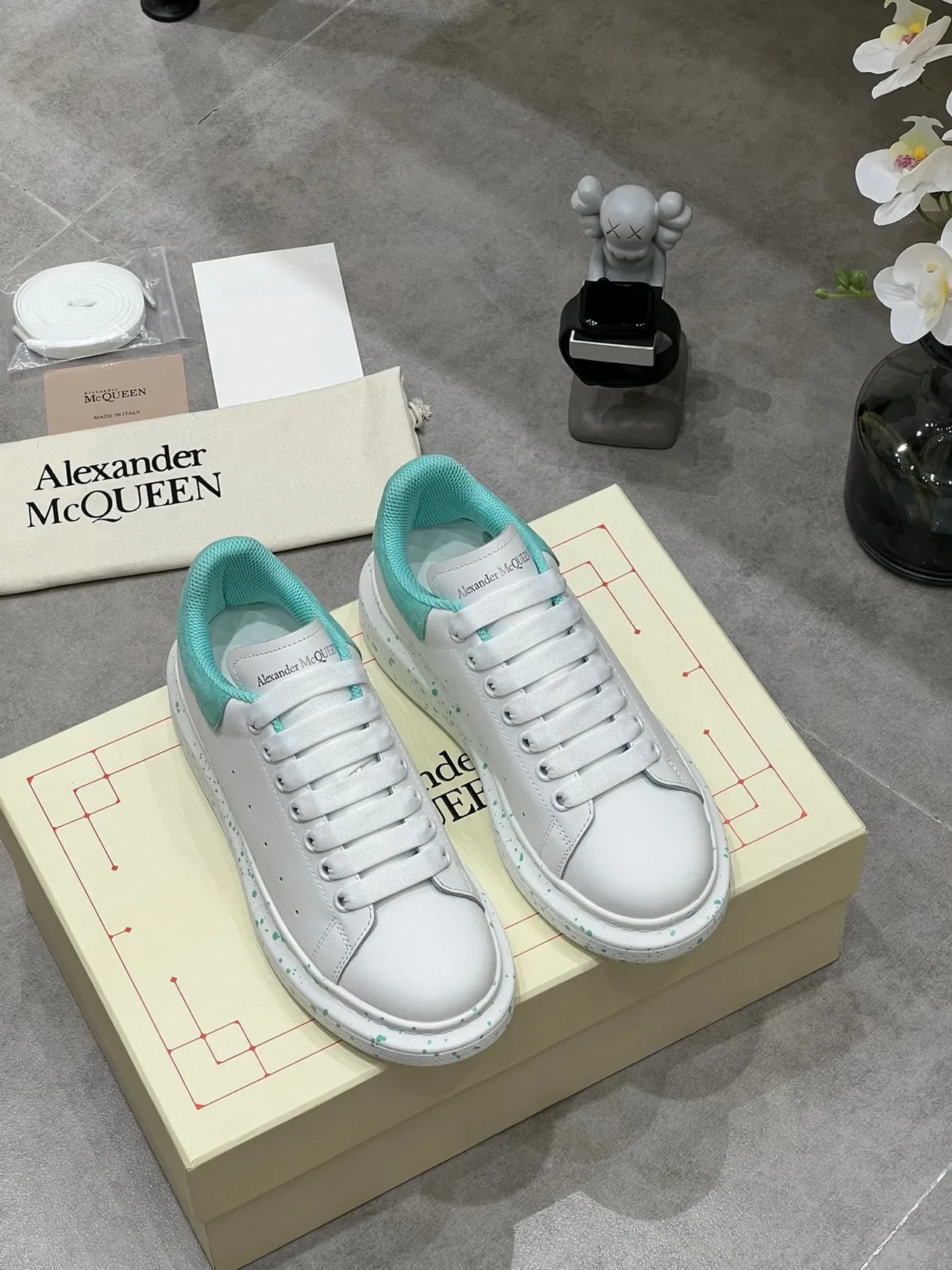 Alexander McQueen Baskets oversized Blanc Vert Semelle plateforme Cuir supérieur Baskets lifestyle 9