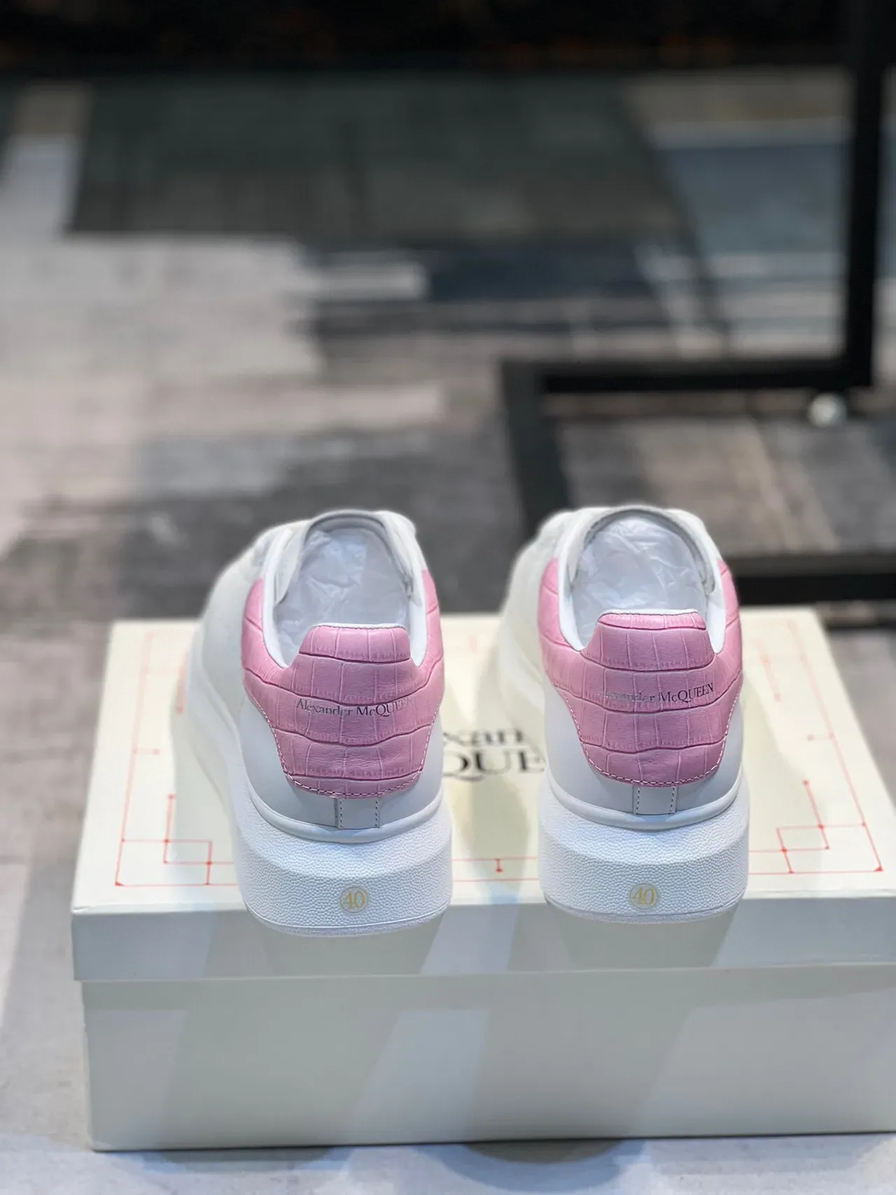 Alexander McQueen Oversized Sneaker White Pink Platform Sole Leather Upper Lifestyle Sneakers 2