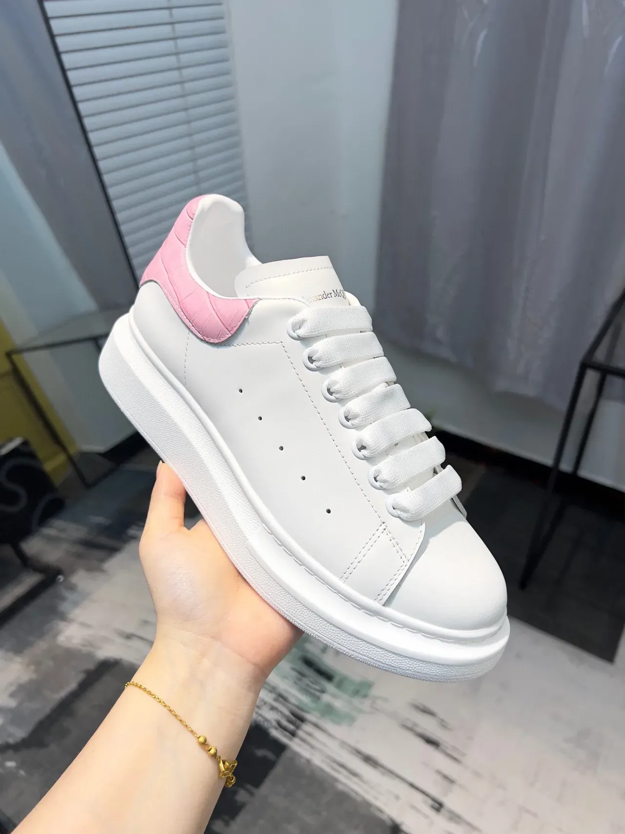 Alexander McQueen Oversized Sneaker White Pink Platform Sole Leather Upper Lifestyle Sneakers 6