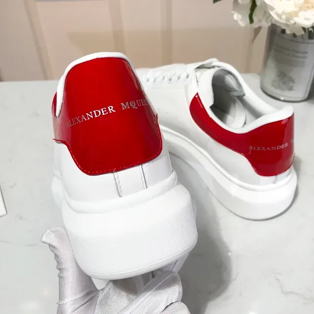 Alexander McQueen Sneaker oversized blanc et rouge cuir verni lifestyle sneakers 4