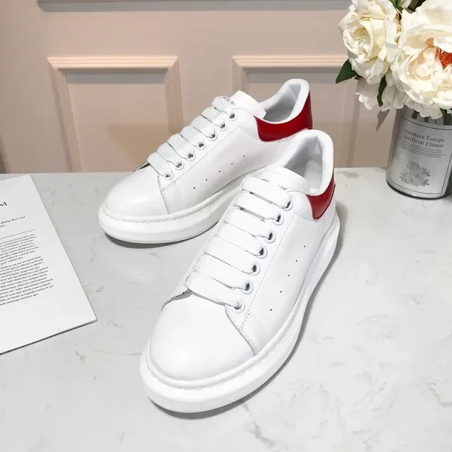 Alexander McQueen Sneaker oversized blanc et rouge cuir verni lifestyle sneakers 5