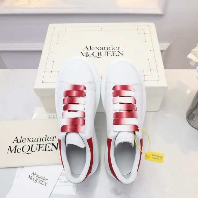 Alexander McQueen Basket oversized blanc rouge semelle plateforme cuir supérieur baskets lifestyle 4