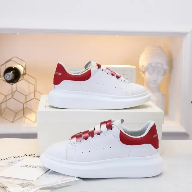 Alexander McQueen Basket oversized blanc rouge semelle plateforme cuir supérieur baskets lifestyle 5