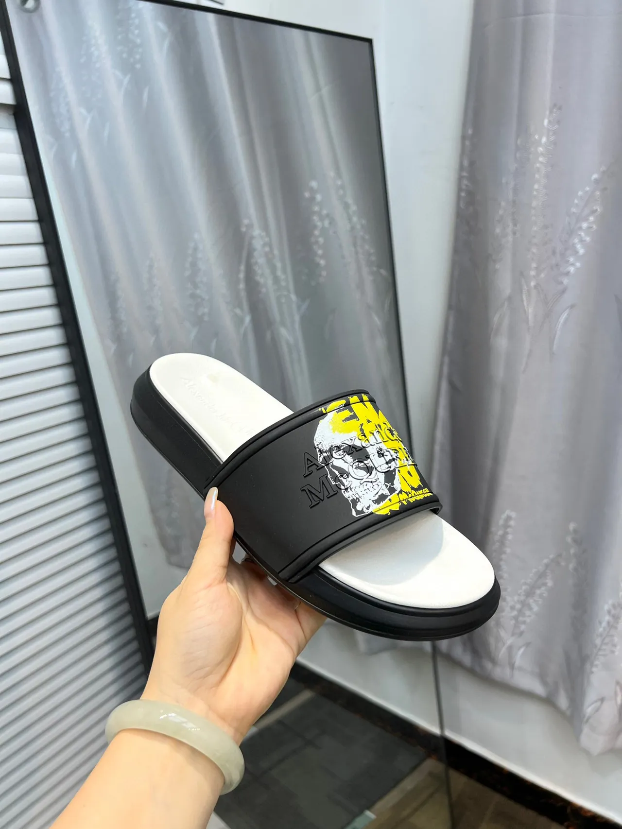 Alexander McQueen Skull Graphic Slide Slipper 6