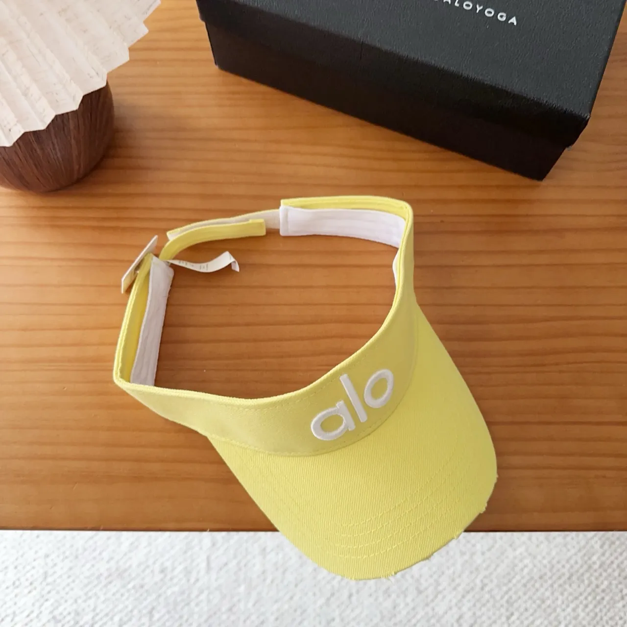 Alo Visor Yellow White Embroidered Logo Adjustable Strap Baseball Cap 8