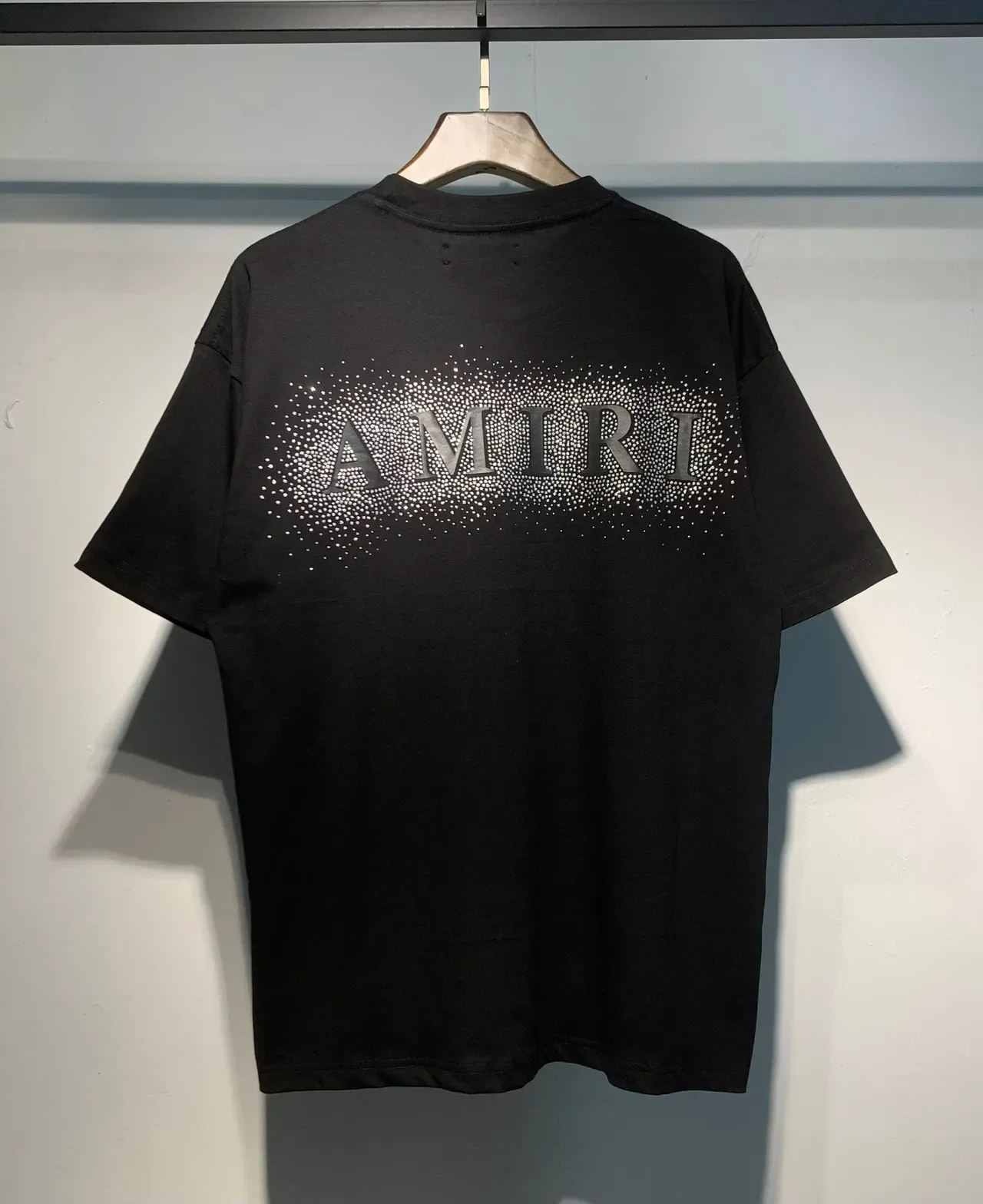 Camiseta Amiri de monograma con puntos degradados 8