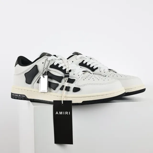 Amiri Skel Top Low Off-White et Black Sneakers Lifestyle 3