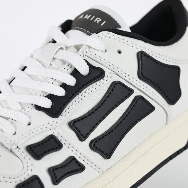 Amiri Skel Top Low Off-White et Black Sneakers Lifestyle 6