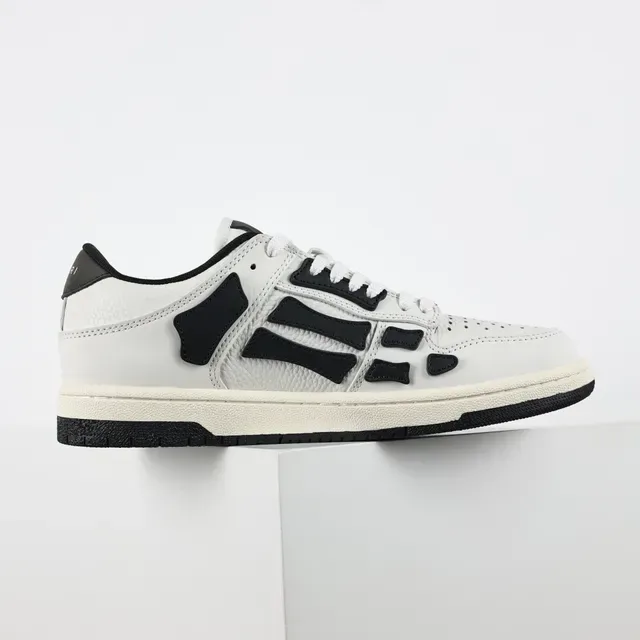 Amiri Skel Top Low Off-White et Black Sneakers Lifestyle 7