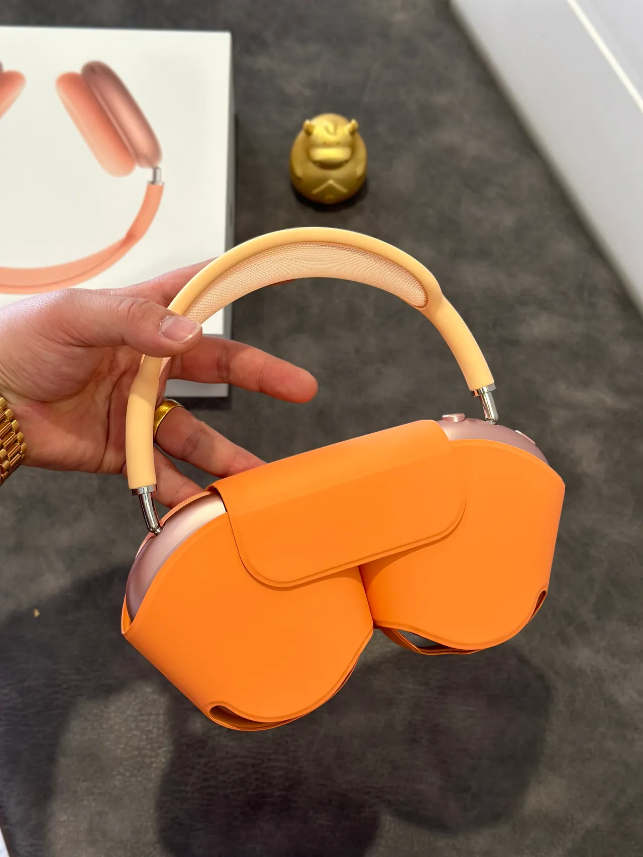 Apple AirPods Max Orange Beige সিলিকন কভার্ড ইয়ারকাপ মেশ হেডব্যান্ড ওভার-ইয়ার হেডফোন 3