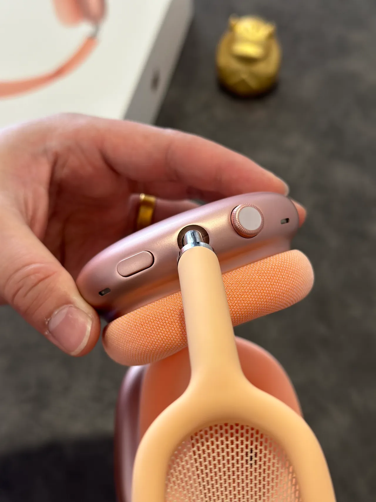 Apple AirPods Max Orange Beige সিলিকন কভার্ড ইয়ারকাপ মেশ হেডব্যান্ড ওভার-ইয়ার হেডফোন 6