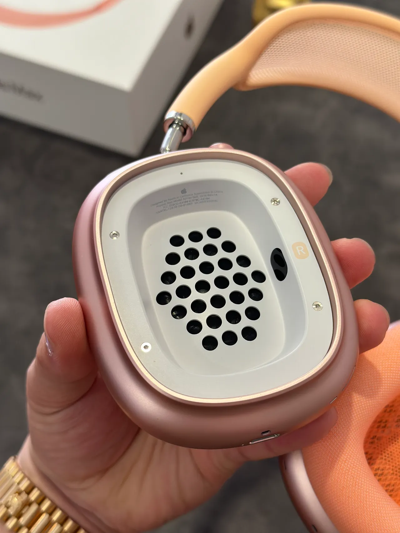 Apple AirPods Max Orange Beige সিলিকন কভার্ড ইয়ারকাপ মেশ হেডব্যান্ড ওভার-ইয়ার হেডফোন 10