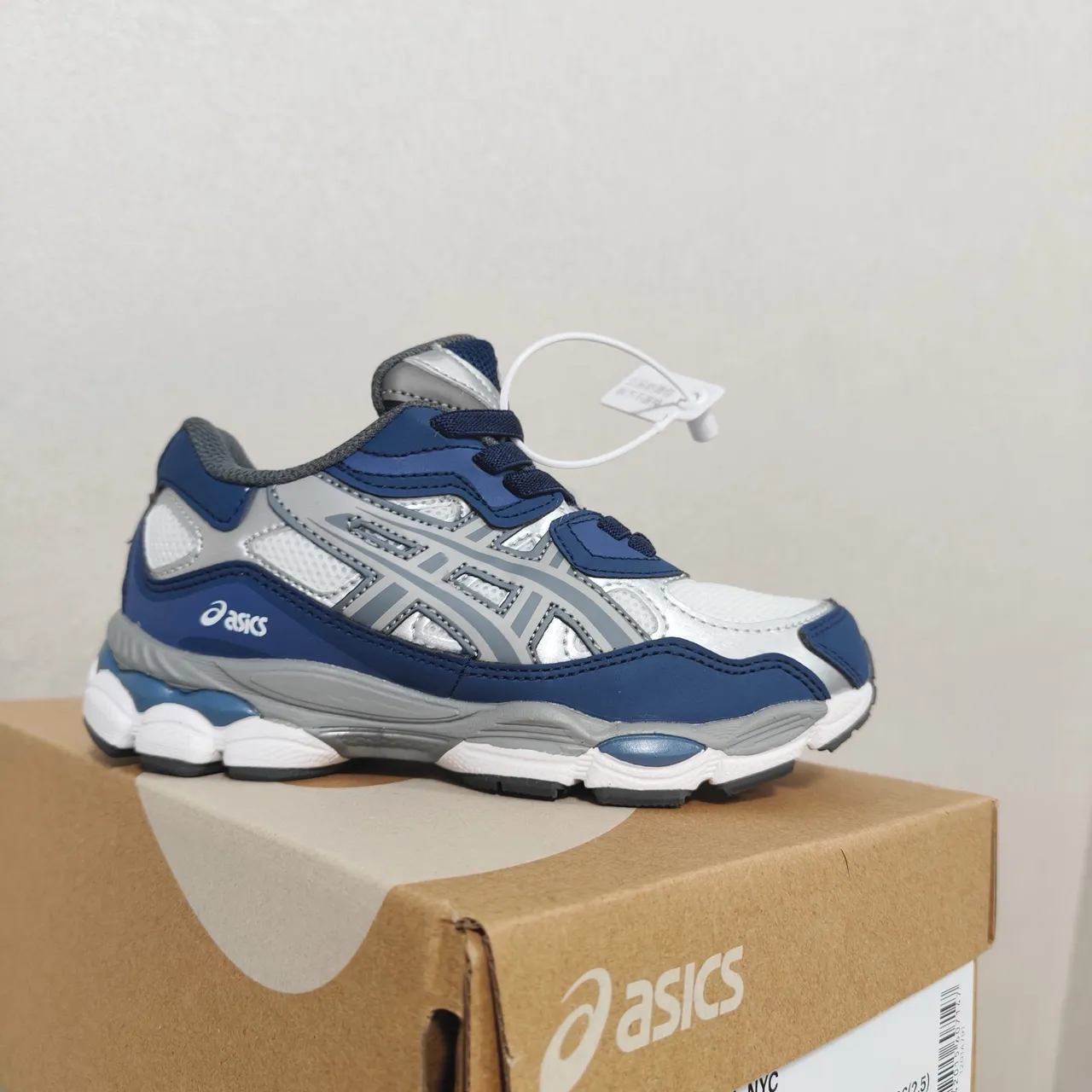 ASICS Black Silver Midsole Layered Synthetic Upper Chunky Sneakers 9