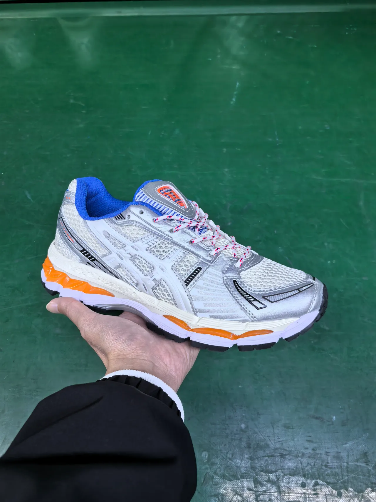 ASICS 银蓝 结构合成笼式覆盖网面跑鞋 2