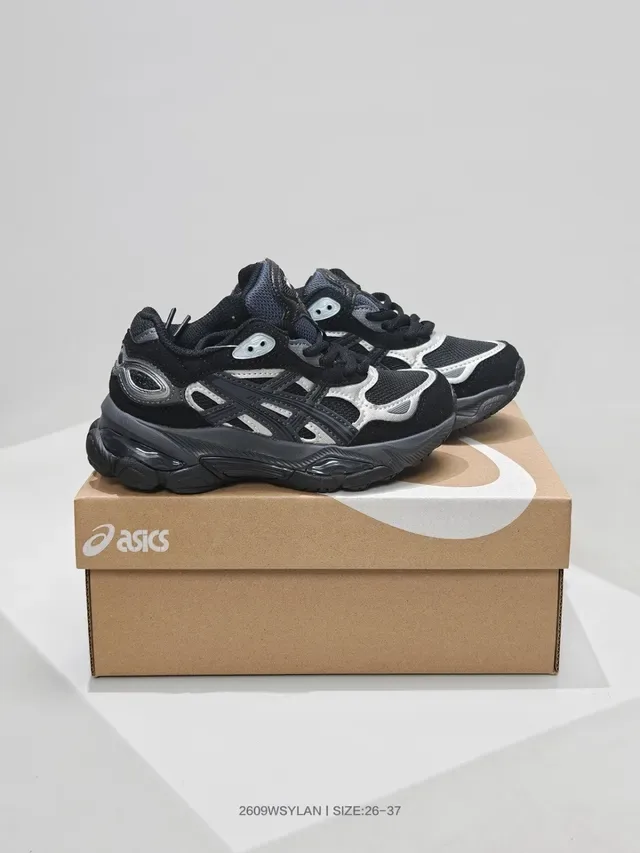 Baskets chunky ASICS en mesh et superposition synthétique, semelle intermédiaire blanche et bleue 3