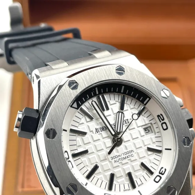 Audemars Piguet Royal Oak Offshore White Tapisserie Mechanical Watch 4