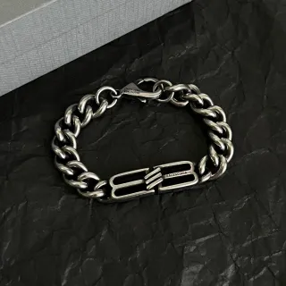 Balenciaga BB سوار مصقول بلون فضي سلسلة كثيفة